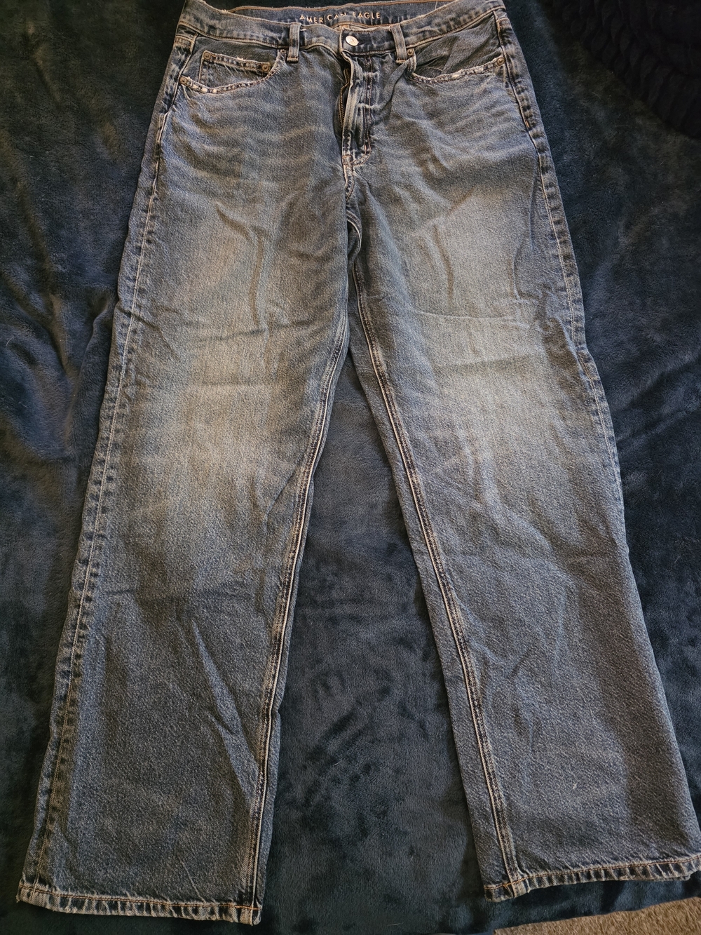 American Eagle Women's Low Rise Baggy Jeans